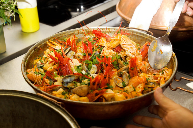 Traditional Algarve cataplana seafood stew, culinary experience for corporate incentive groups in Portugal
