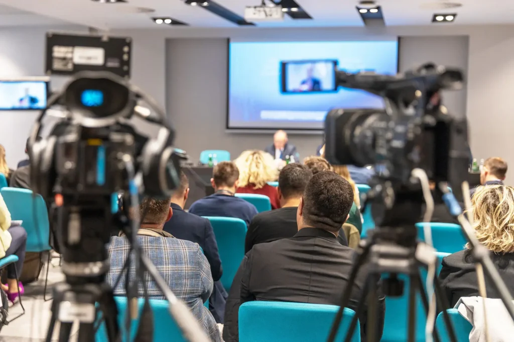 Hybrid conference production in Spain